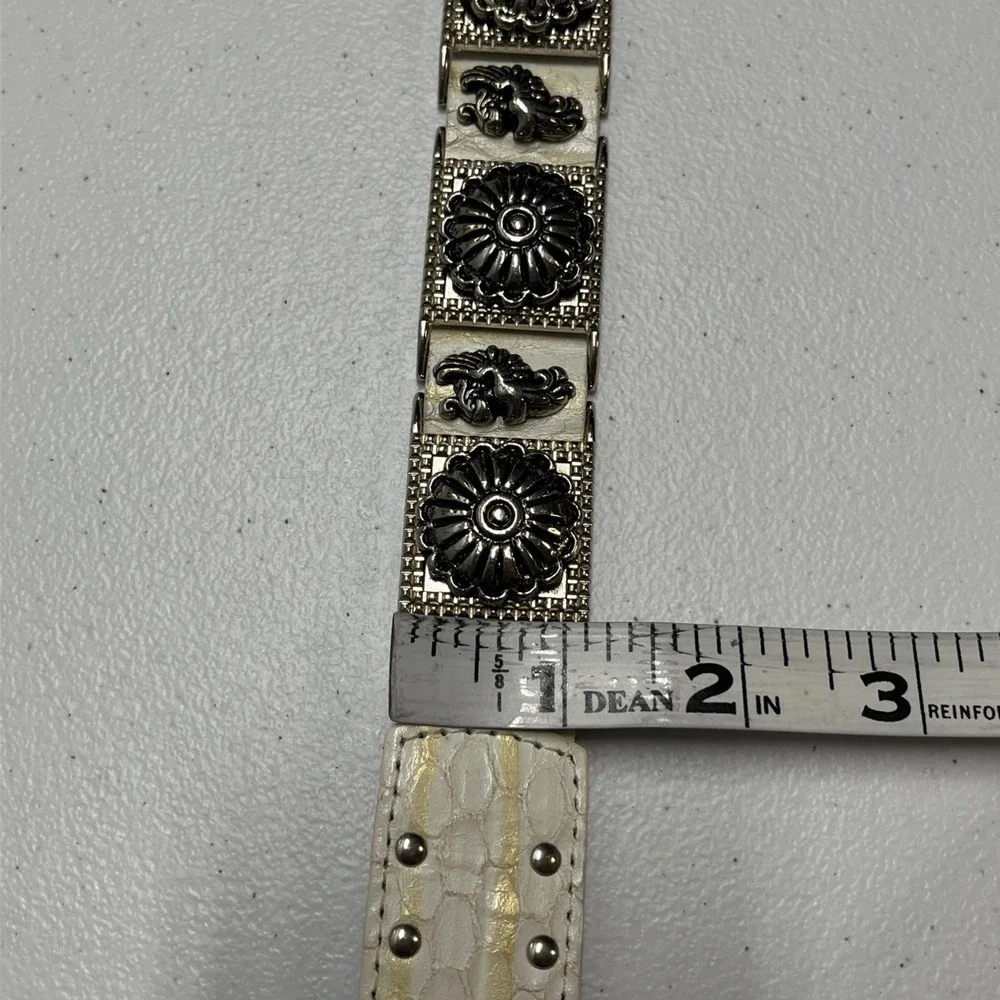 Cappopera Belt‎ White Leather Heavy Engraved Floral Silver Hardware Artsy Italy